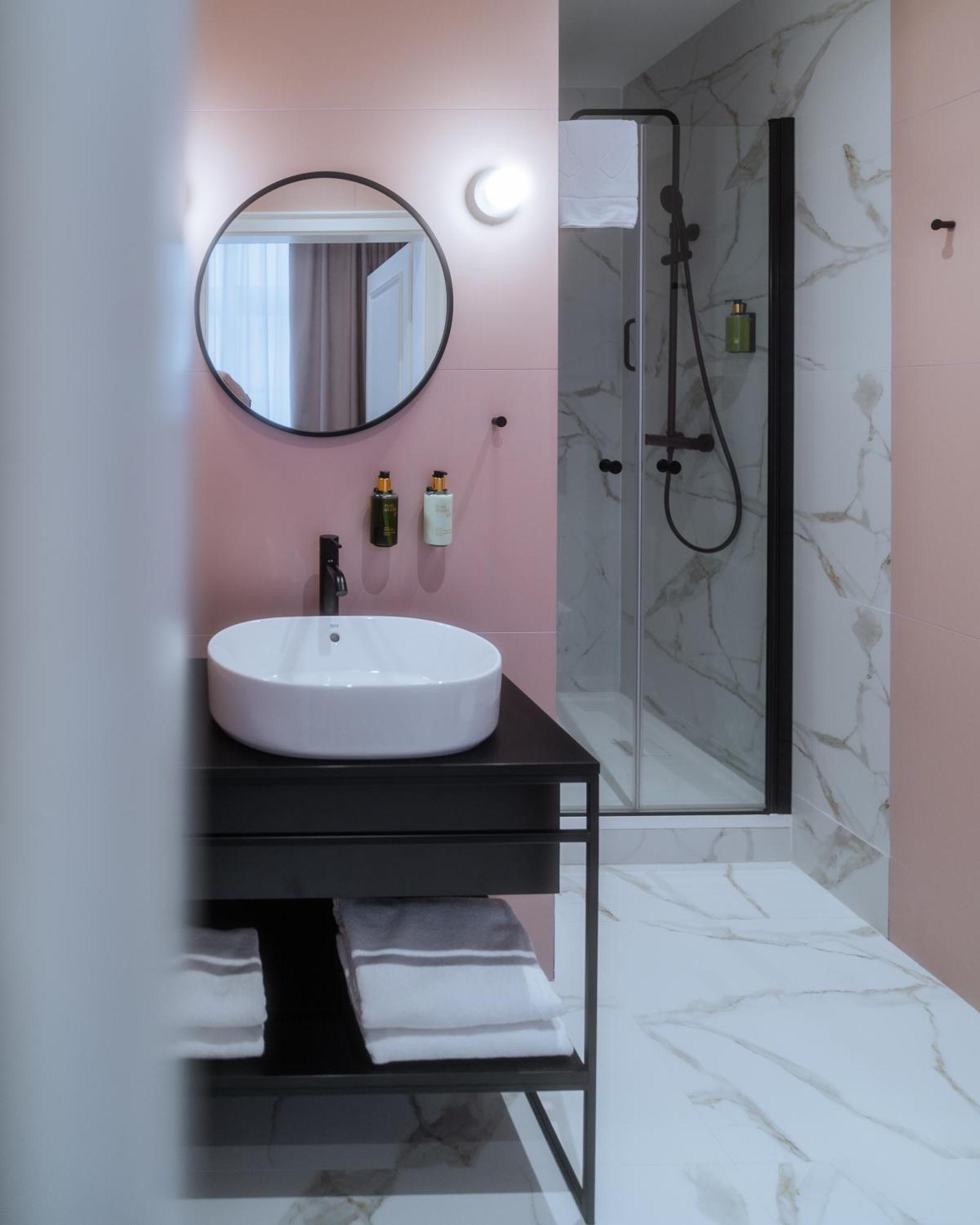 Hotel Pietryna Lodž Exteriér fotografie