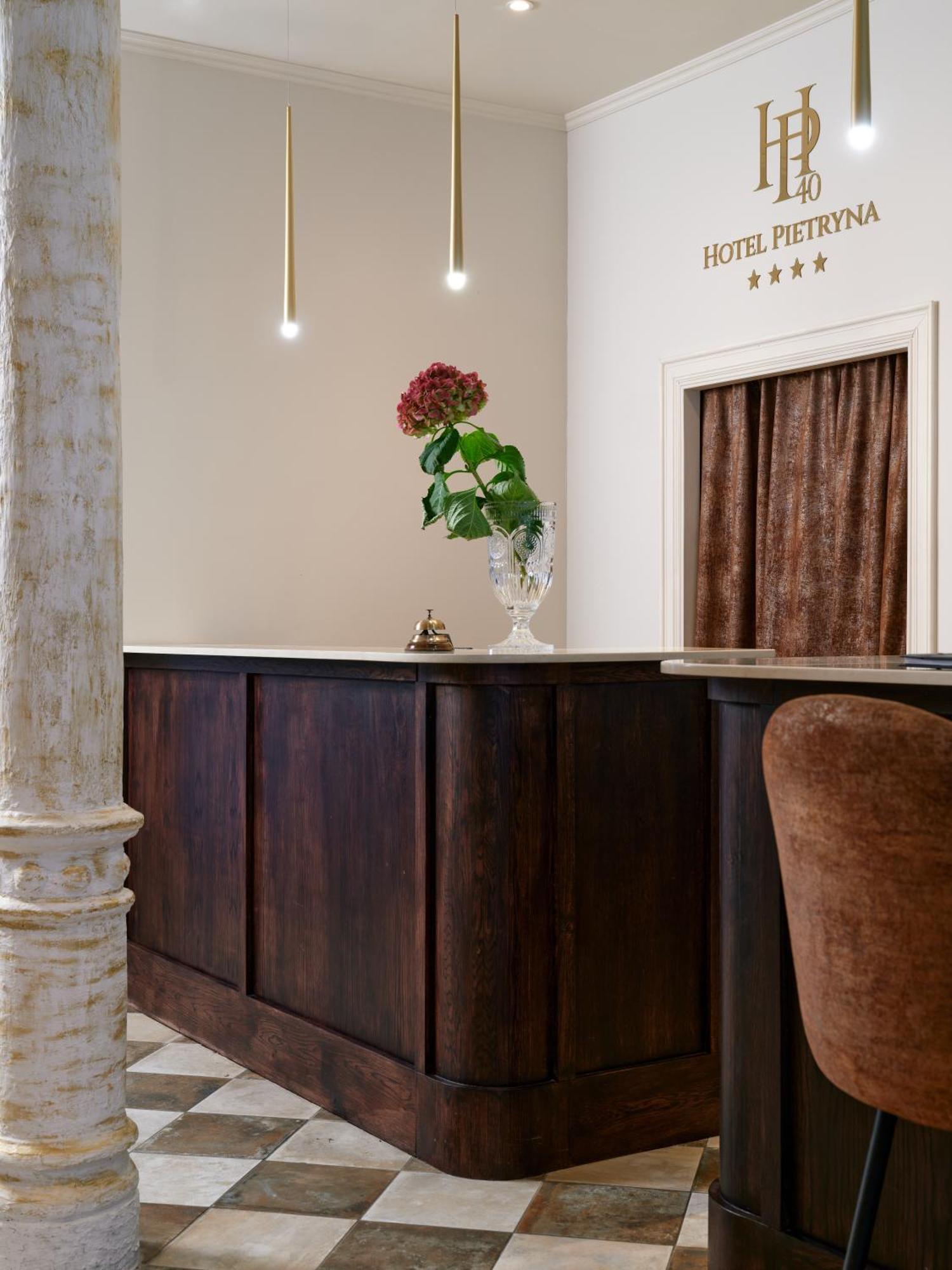 Hotel Pietryna Lodž Exteriér fotografie
