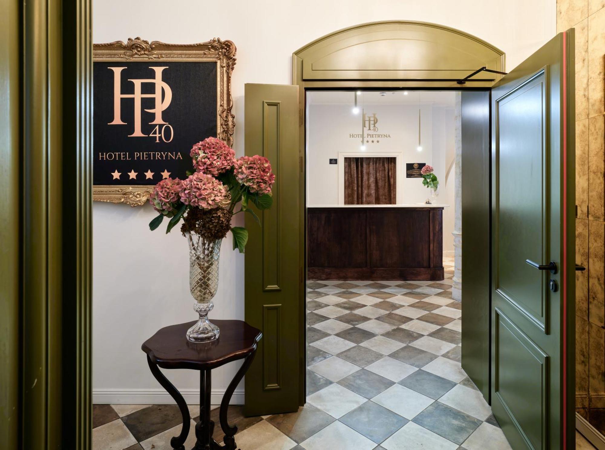 Hotel Pietryna Lodž Exteriér fotografie